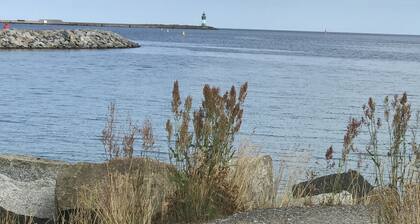 Centrally located, rural and quiet vacation apartment for 2 on the Bodden