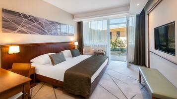 Standard-Doppelzimmer | Minibar, Zimmersafe, Schreibtisch, Verdunkelungsvorhänge