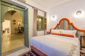 2 chambres, fer et planche à repasser, Wi-Fi gratuit, draps fournis
