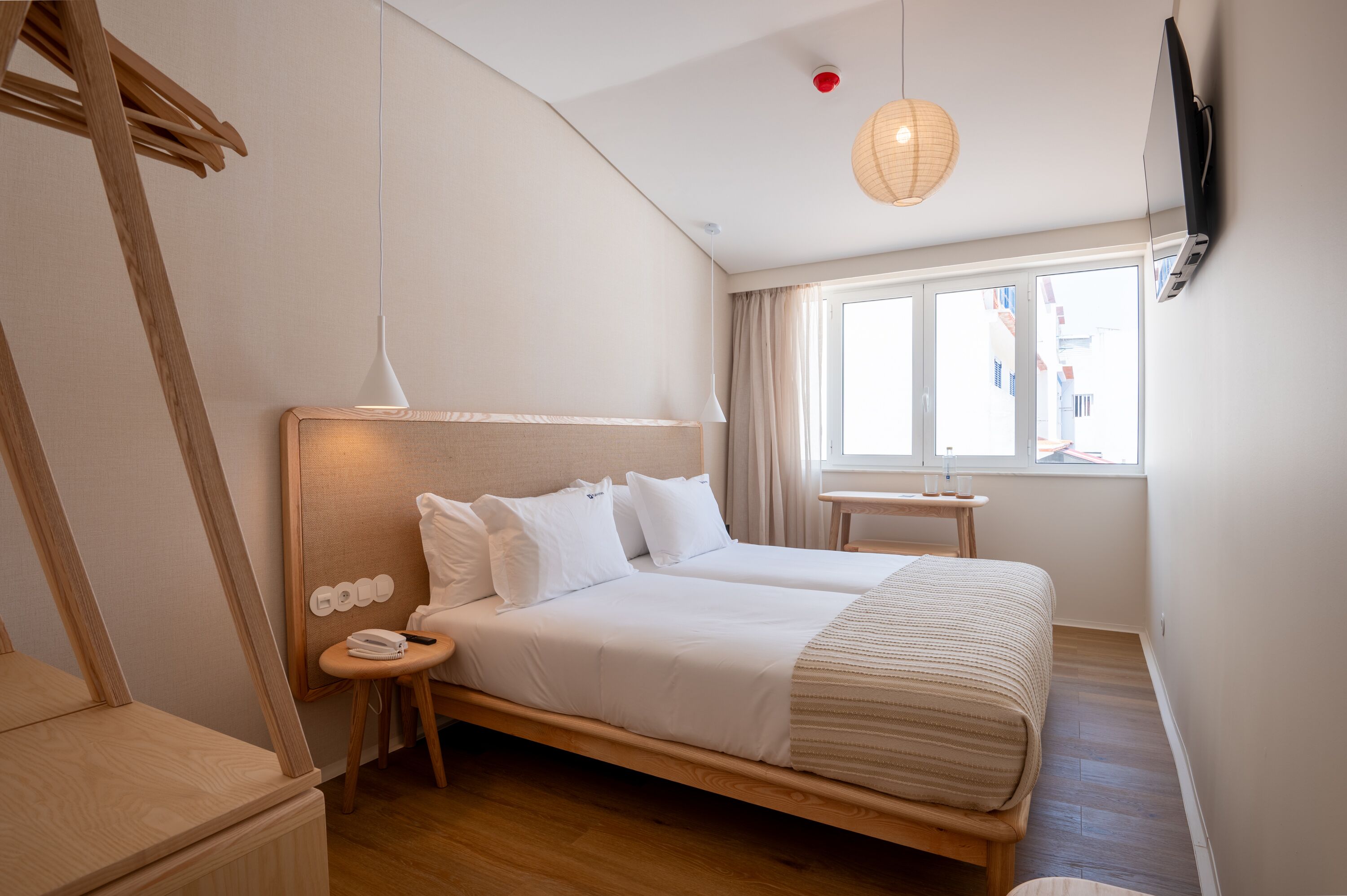 Habitación estándar con 2 camas individuales | Wifi gratis y ropa de cama