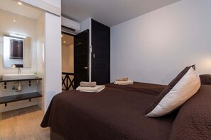 2 chambres, fer et planche à repasser, Wi-Fi, draps fournis