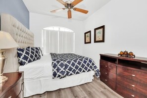 5 bedrooms, iron/ironing board, WiFi, bed sheets