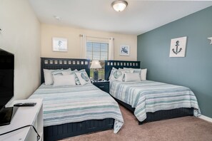 4 bedrooms, iron/ironing board, WiFi, bed sheets - Lake View! Value! Resort 5 Mi 2 Disney! 8944 (Kissimmee)
