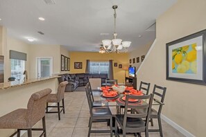 Dining - Splash Pool! Value! Resort 5 Mi 2 Disney! 8950 (Kissimmee)