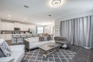 Televisión y futbolito 