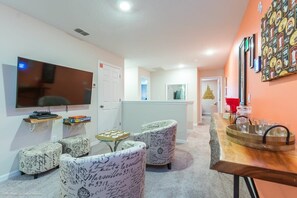 Interior - Solara Resort-1542 5BR · Pool · Disney (Kissimmee)