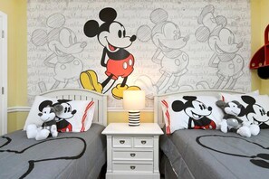 4 bedrooms, desk, iron/ironing board, WiFi