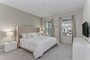 6 slaapkamers, een strijkplank/strijkijzer, wifi, beddengoed