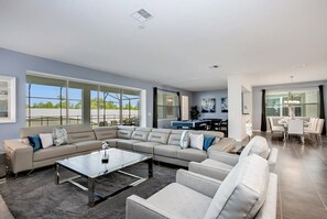 TV - Beautiful 9 Bed Pool Hm, Solara-1810CVT (Kissimmee)