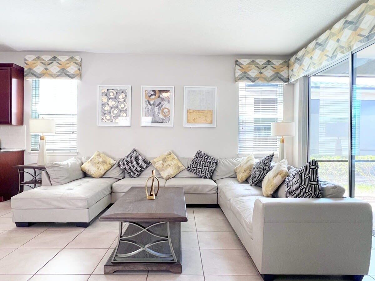 电视、桌上足球