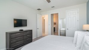 6 bedrooms, iron/ironing board, WiFi, bed sheets