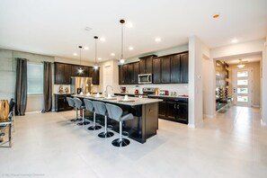 Fridge, microwave, oven, stovetop - Stunning 9BR/6BA Pool Home Game Room- 9043SRL (Kissimmee)