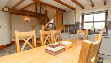 Cottage | Dining