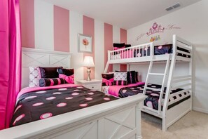 7 chambres, fer et planche à repasser, Wi-Fi, draps fournis