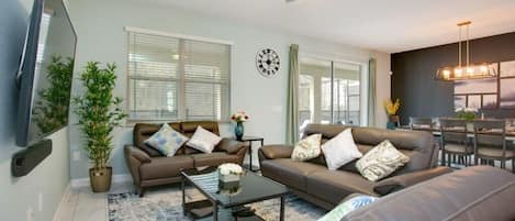 薄型テレビ