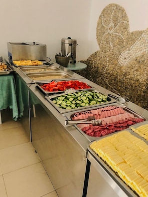 Daily buffet breakfast for a fee