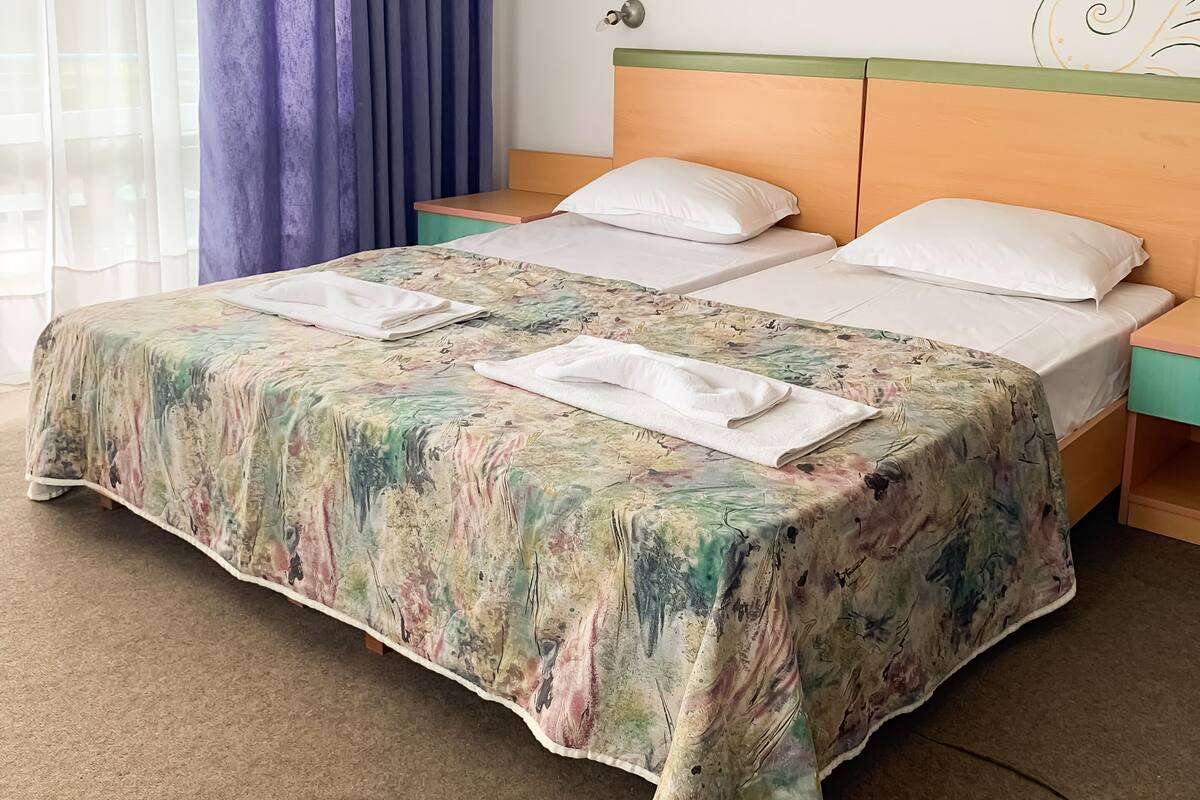 Escrivaninha, Wi-Fi de cortesia, roupa de cama