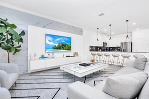 TV, foosball - Spacious Villa With Games Room and Spa-3009PS (Kissimmee)