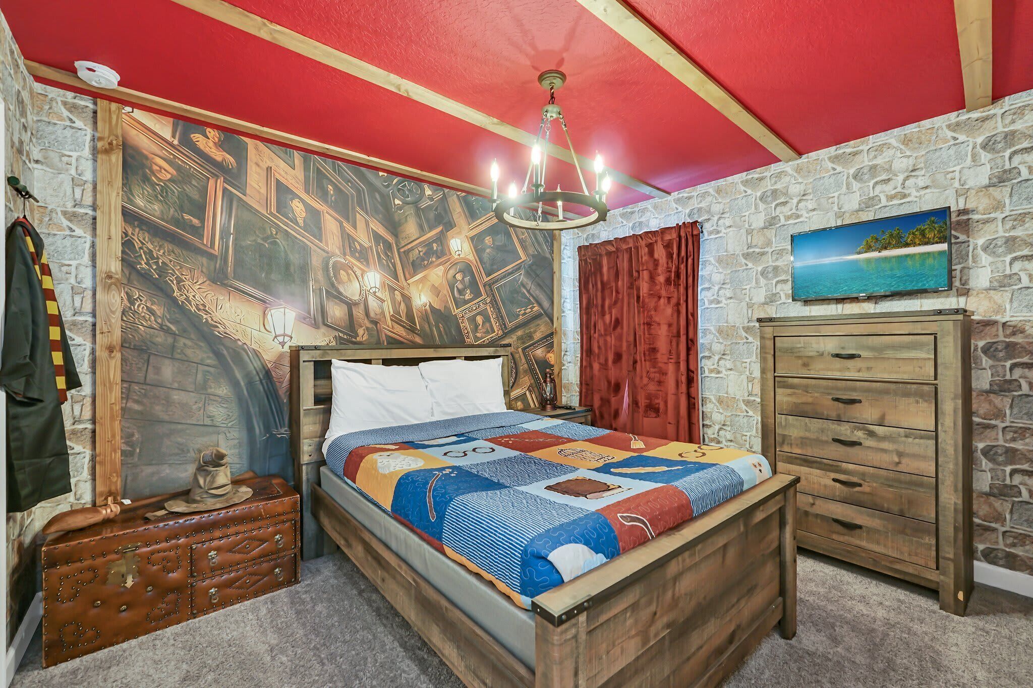 6 bedrooms, iron/ironing board, WiFi, bed sheets
