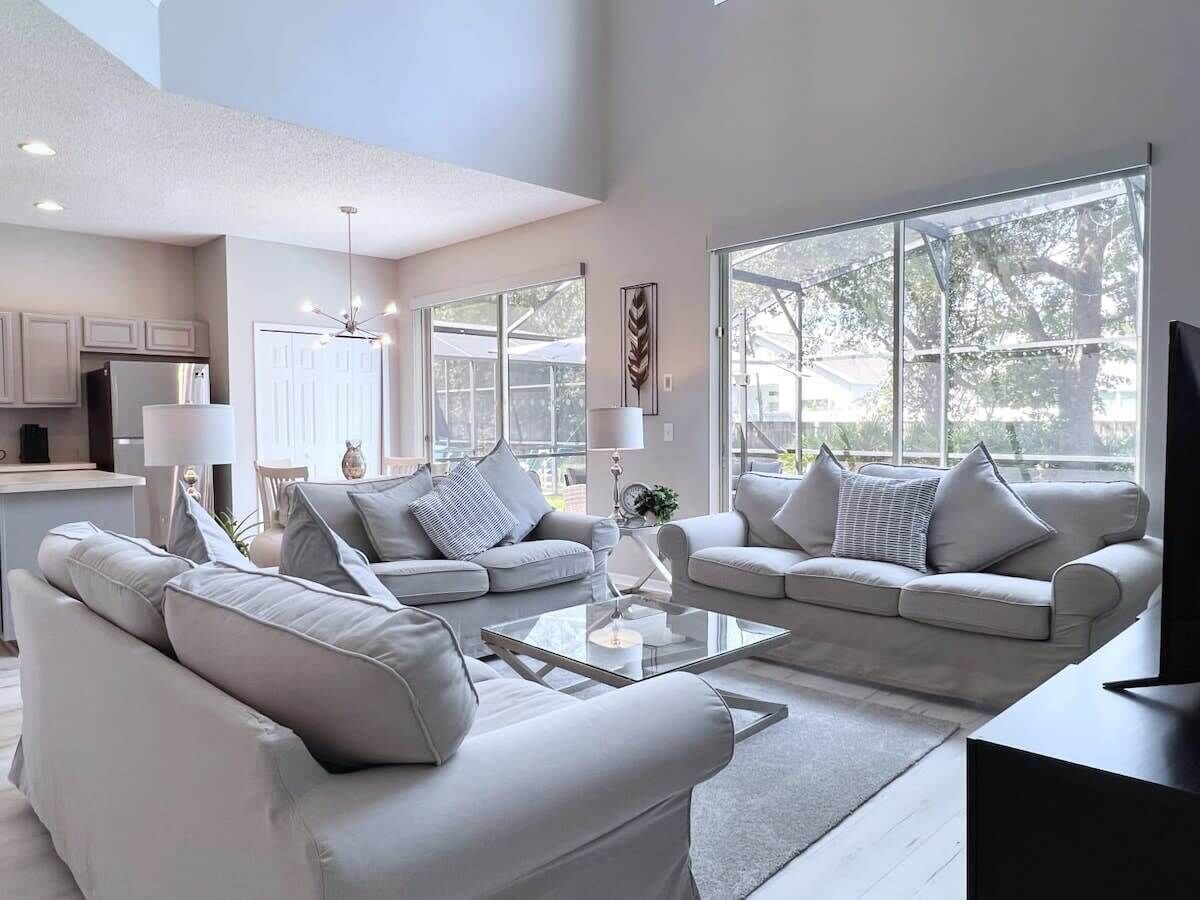 Fernseher, Videospiele, DVD-Player, Tischfußball