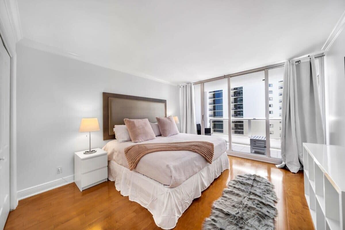 3 habitaciones, escritorio, tabla de planchar con plancha y wifi 