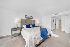 2 Schlafzimmer, Schreibtisch, Bügeleisen/Bügelbrett, WLAN