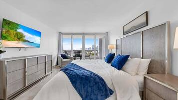 2 habitaciones, escritorio, tabla de planchar con plancha y wifi