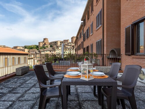 Siena: appartamento panoramico con terrazza, wi-fi e aria condizionata