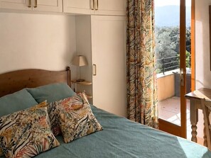 1 bedroom, iron/ironing board