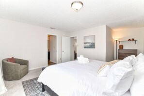 4 bedrooms, iron/ironing board, WiFi, bed sheets