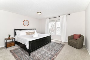 4 slaapkamers, een strijkplank/strijkijzer, wifi, beddengoed