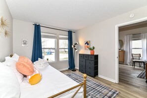 4 quartos, ferros/tábuas de passar roupa, Wi-Fi, roupa de cama