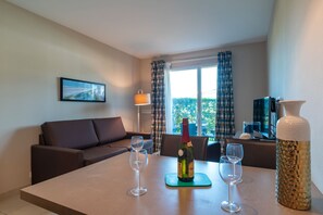 TV - Les Thermes 402 - Appt avec piscine commune (Concarneau)