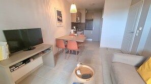 TV - Les Thermes 402 - Appt avec piscine commune (Concarneau)