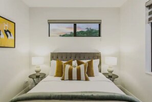 4 Schlafzimmer, Schreibtisch, kostenloses WLAN, Bettwäsche