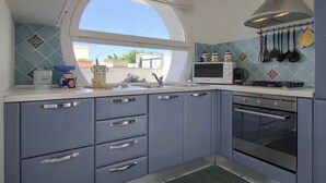 Macchina per tè/caffè, frigorifero, microonde, forno