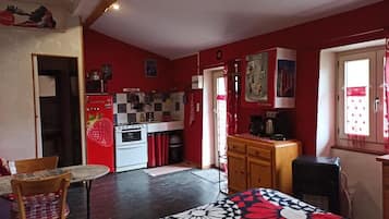 1 soverom, strykejern/-brett, reiseseng for barn og wi-fi (inkludert)