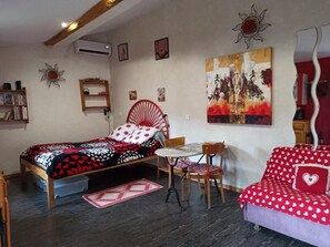 1 Schlafzimmer, Bügeleisen/Bügelbrett, Reisekinderbett, kostenloses WLAN