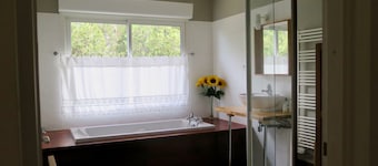 GITE - 4 pers - Jardin et Piscine