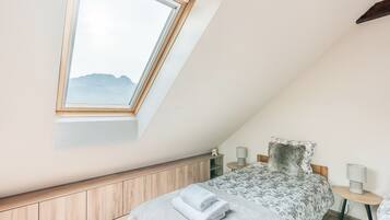 Chalet | 5 bedrooms, laptop workspace, iron/ironing board, free WiFi