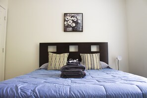 4 chambres, fer et planche à repasser, Wi-Fi, draps fournis