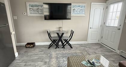 210 33rd Unit 2 Parking - Beach 2 Blocks Away!