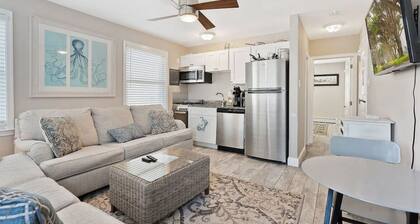 210 33rd Unit 2 Parking - Beach 2 Blocks Away!