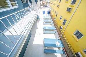 Outdoor dining - 318 E Youngs Ave Unit 1  Seaside Serenity: Salty Shore Retreat (Wildwood)