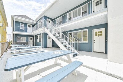 318 E Youngs Ave Unit 4 · Charming Salty Shore Retreat: Your Perfect Getaway