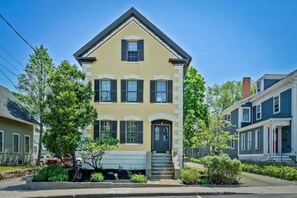 Exterior - 2BR/2.5Bath|KING Suite|Balcony|Reserved Parking! (Rockport)