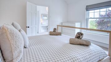 3 bedrooms, premium bedding, bed sheets