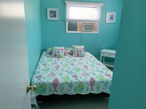 4 bedrooms, WiFi, bed sheets