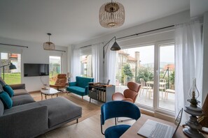 Smart-TV, Videospiele, Bücher, Musikbibliothek