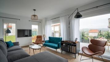 Smart-TV, Videospiele, Bücher, Musikbibliothek
